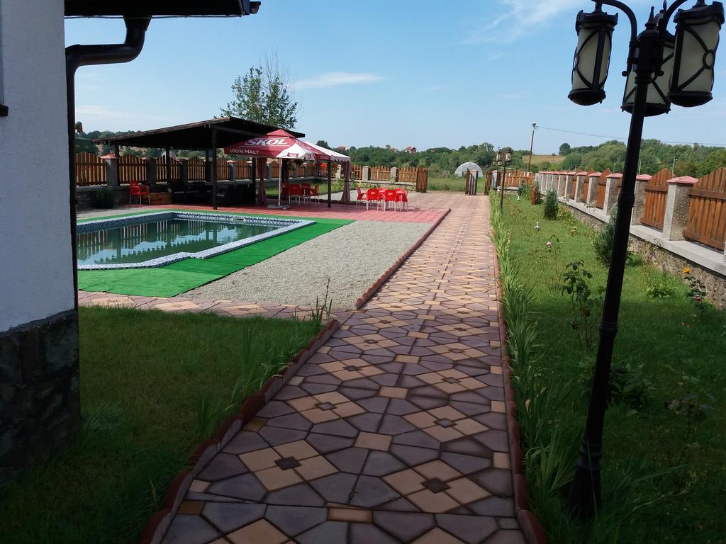 Casa Robi Hotel Pestisani Luaran gambar