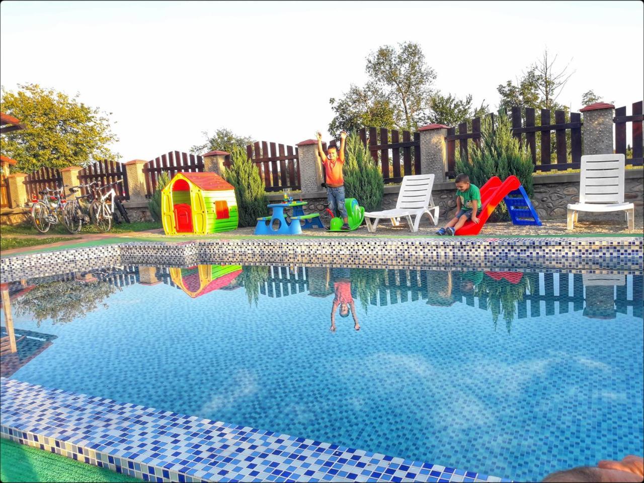 Casa Robi Hotel Pestisani Luaran gambar