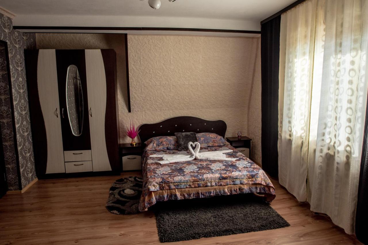 Casa Robi Hotel Pestisani Luaran gambar
