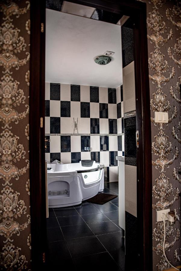 Casa Robi Hotel Pestisani Luaran gambar