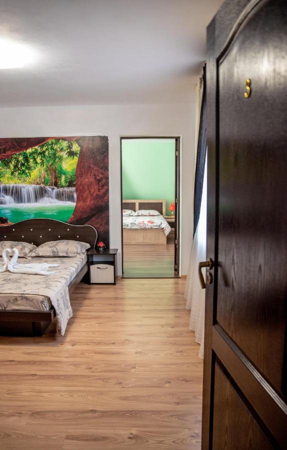 Casa Robi Hotel Pestisani Luaran gambar