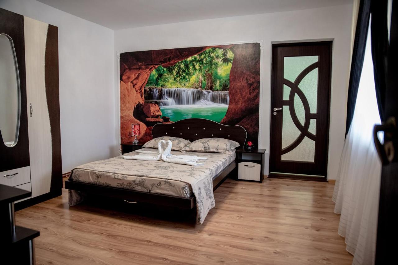 Casa Robi Hotel Pestisani Luaran gambar