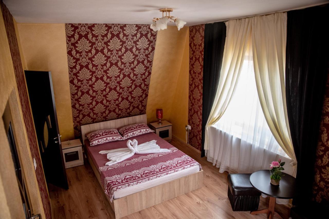 Casa Robi Hotel Pestisani Luaran gambar