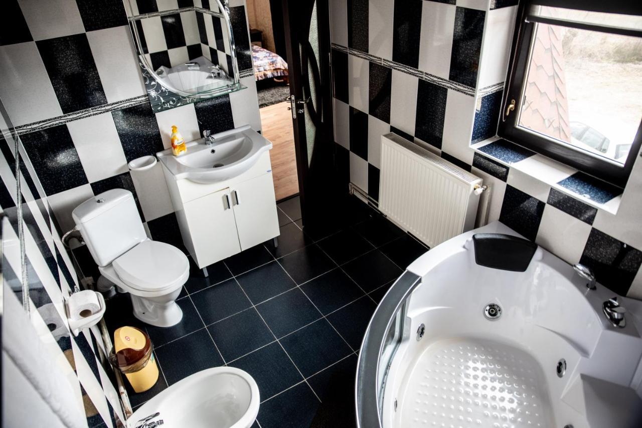 Casa Robi Hotel Pestisani Luaran gambar