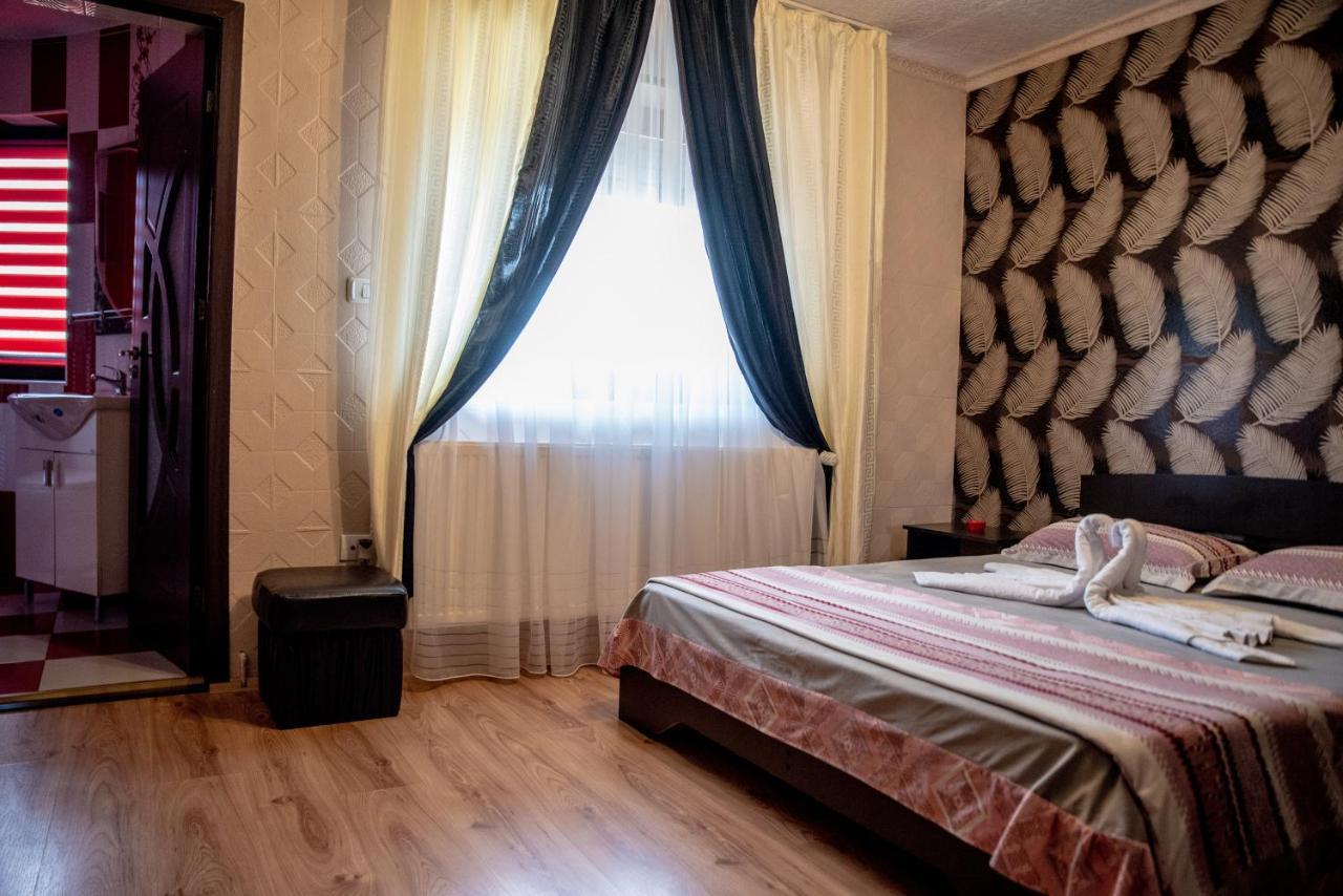 Casa Robi Hotel Pestisani Luaran gambar