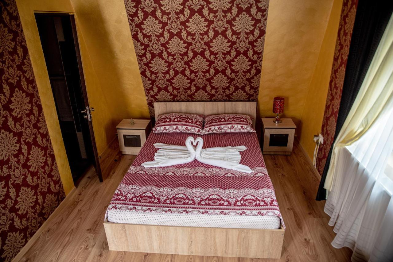 Casa Robi Hotel Pestisani Luaran gambar